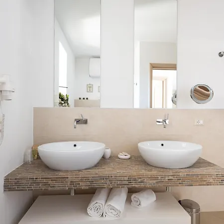 مزرعة للإقامة Masseria Tenuta Specolizzi *