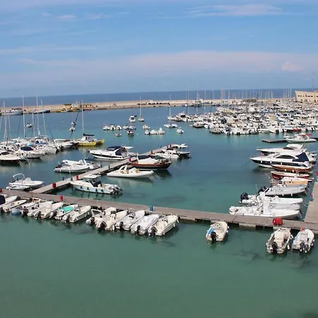 Masseria Tenuta Specolizzi Alloggio per agriturismo Lido Marini