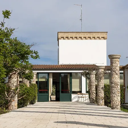 Masseria Tenuta Specolizzi Alloggio per agriturismo Lido Marini